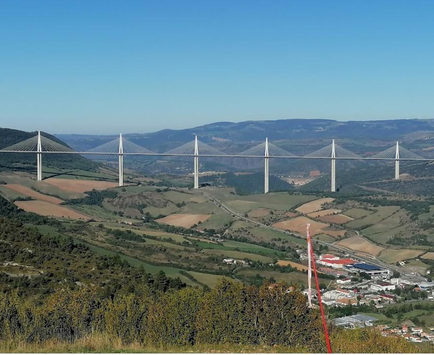 Millau Viaduct image reproduced in the Tamarack source pages